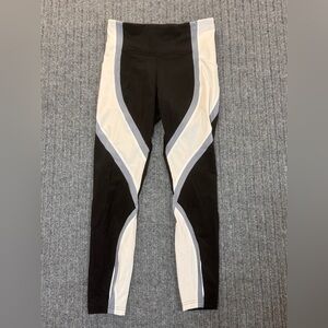 Lululemon Wild Twist 7/8 Tight‎ Size 6